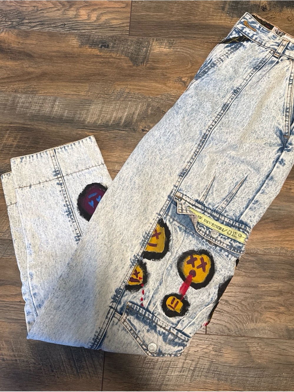 Jordache vintage Light Wash Painted Men’s Jeans with Graphic Accents